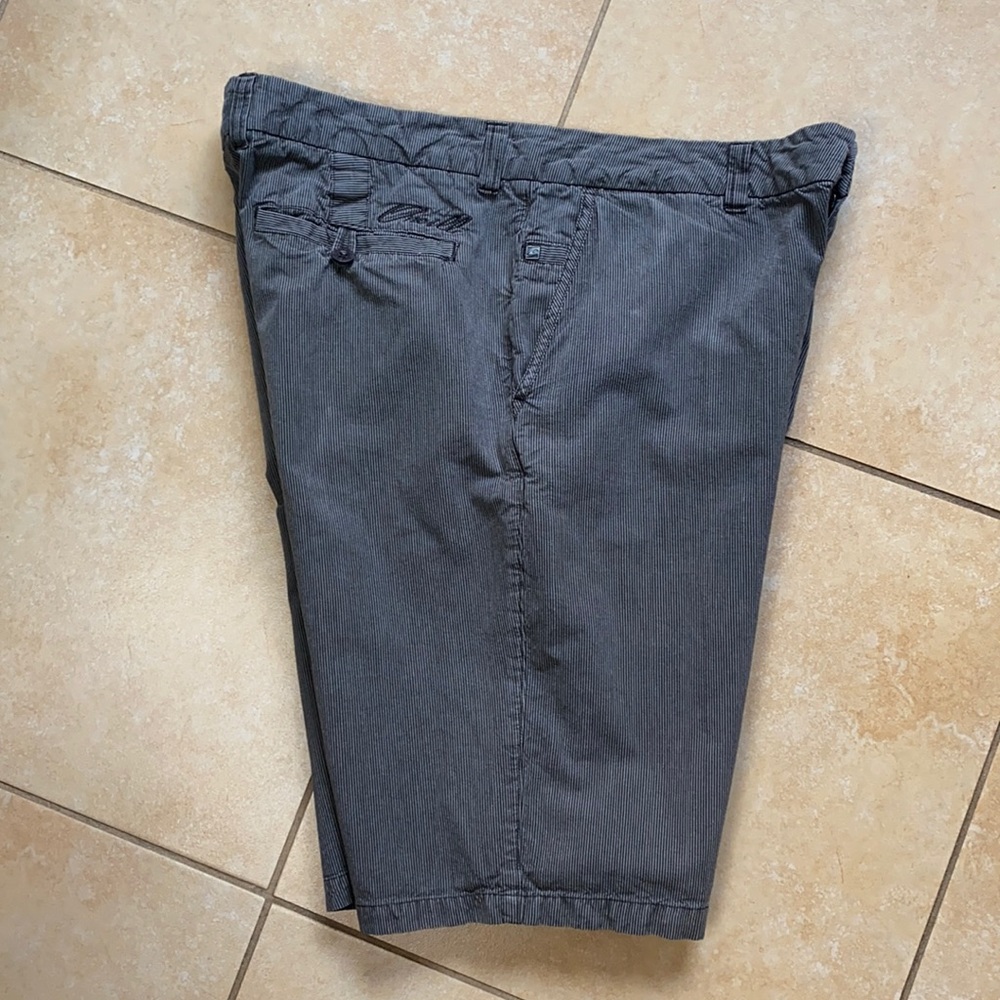 O’Neill men’s shorts size 34